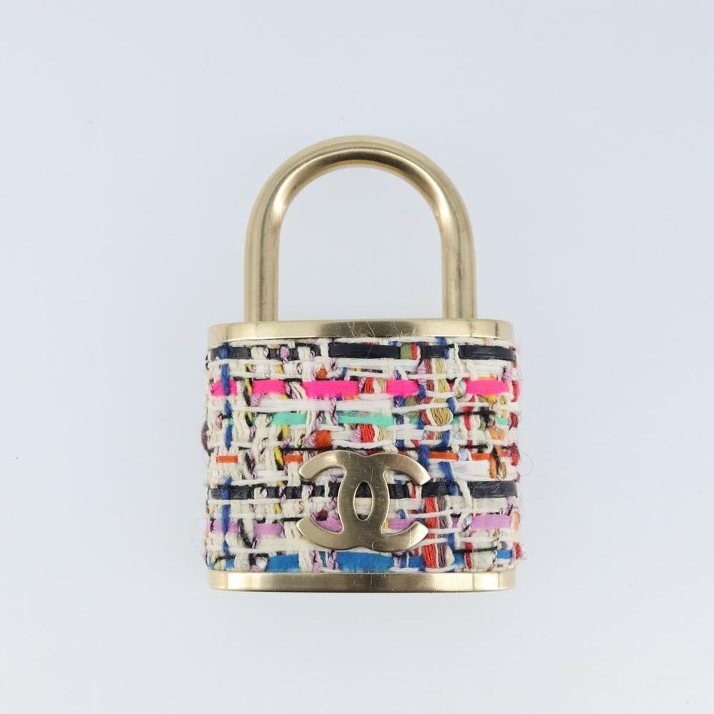 Chanel CC Logo Brooch Tweed Multicolor CC